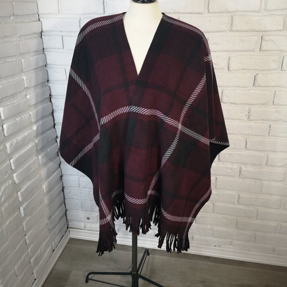 Rachel Rachel Roy Ladies One Size Black Burgundy Grey Pattern Fleece Poncho/Wrap